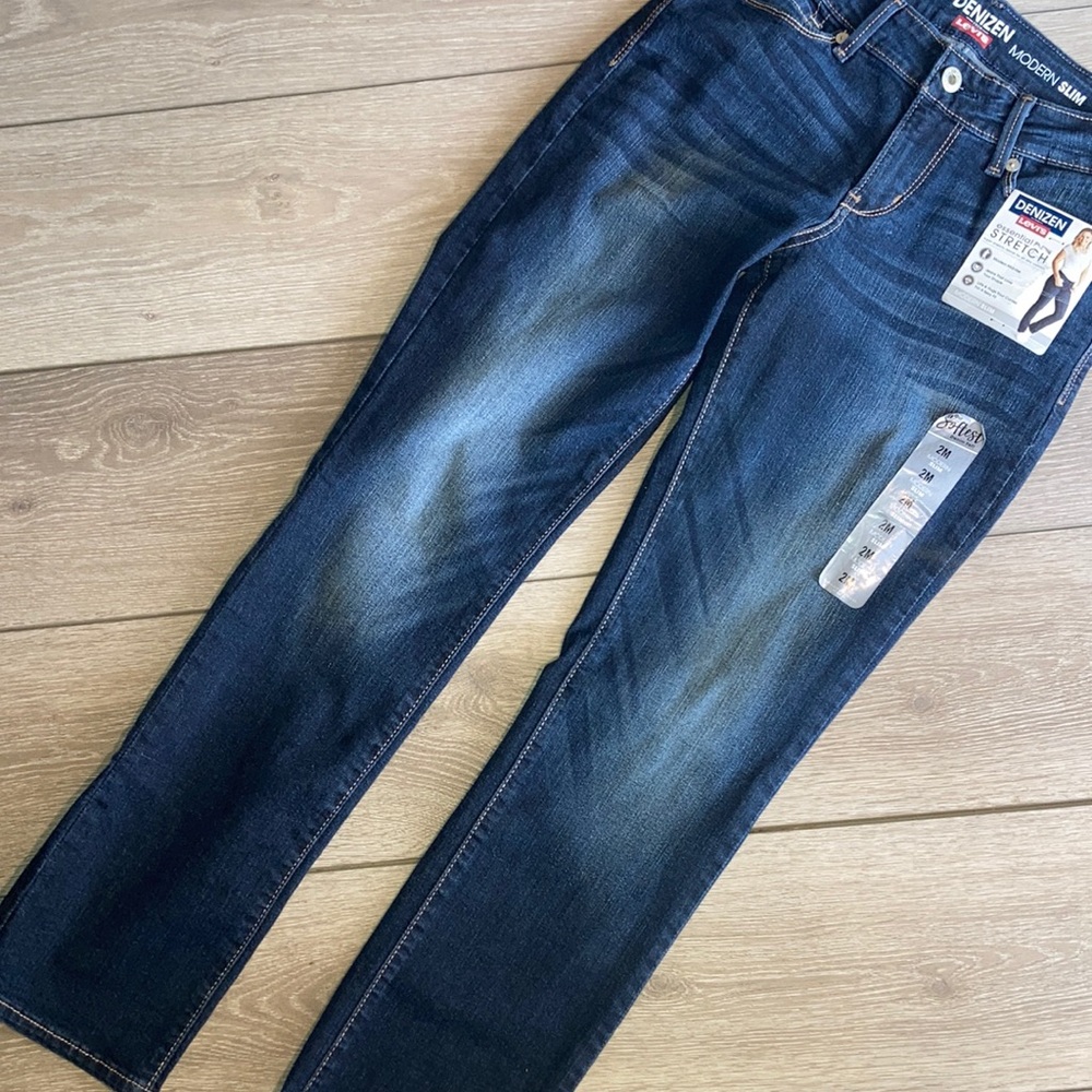 NWT size 2 dark wash denim modern slim